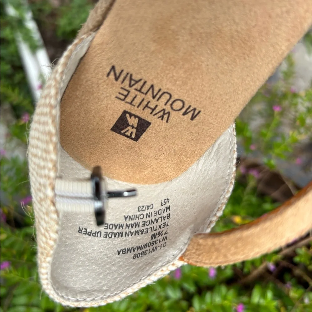 White Mountain Women's Black and Tan Shoes - Picture 8 of 10